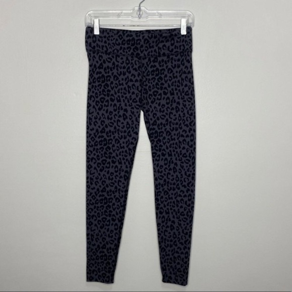 Victoria’s Secret PINK grey black leopard cheetah print ultimate legging